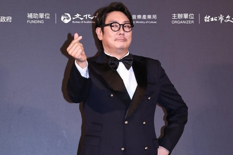 「信号2」开播前夕震撼弹 赵震雄突被爆曾涉偷盗、性侵 赵震雄出名后,以正义硬汉形象深植人心。图为他今年赴台参加电影节的画面。(本报系数据照片)