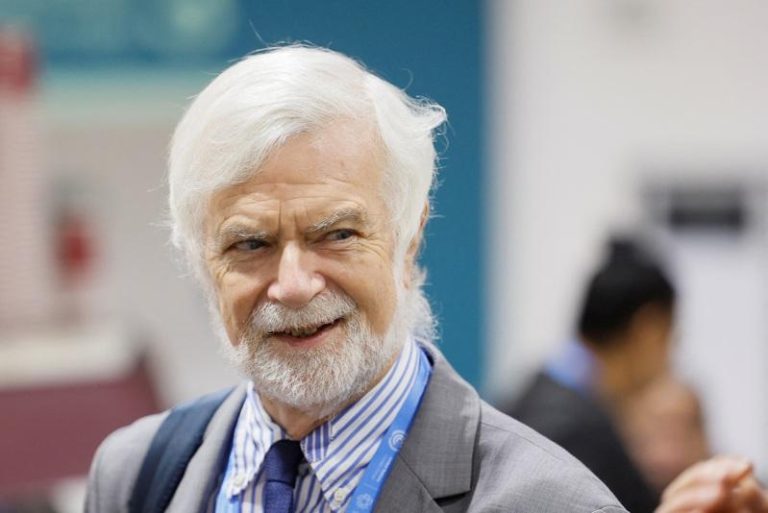 川普质疑气候变迁 联合国专家强调人类引发暖化 目前担任政府间气候变迁问题小组(IPCC)主席的苏格兰籍教授斯基(Jim Skea)。路透