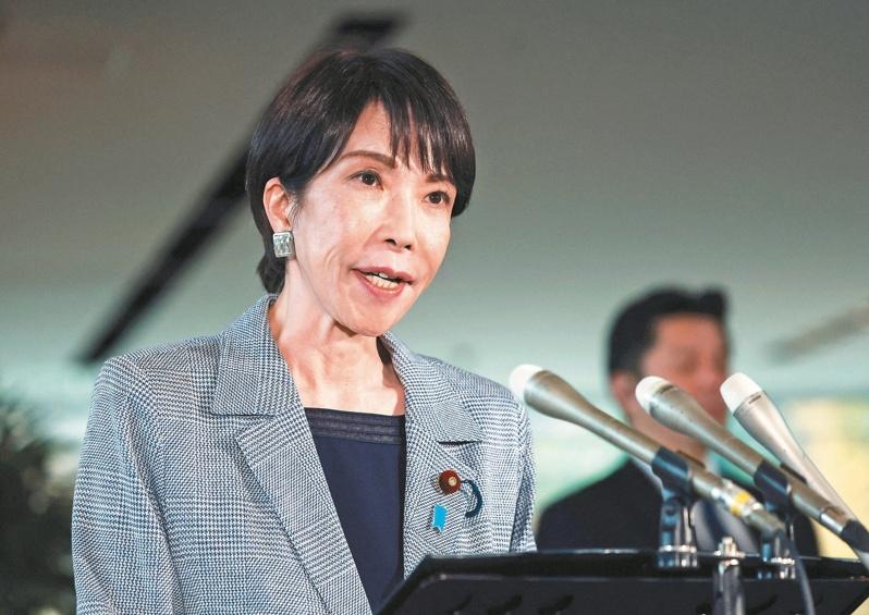 日本首相高市早苗(图)11月25日与美国总统川普通话后,在东京首相官邸向媒体谈话时称「详细情况不便透露。」但日一杂志12月5日发文称,川普措词相当严厉。 (路透)