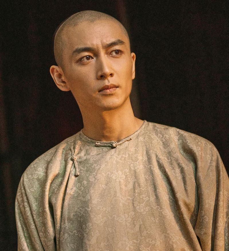 陈晓主演的「大生意人」,收视率和播放量都很亮眼。(取材自微博)