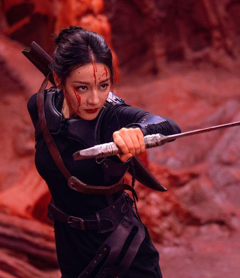 迪丽热巴凭借「聂九罗」一角打破「美女花瓶」固有印象。(取材自微博)