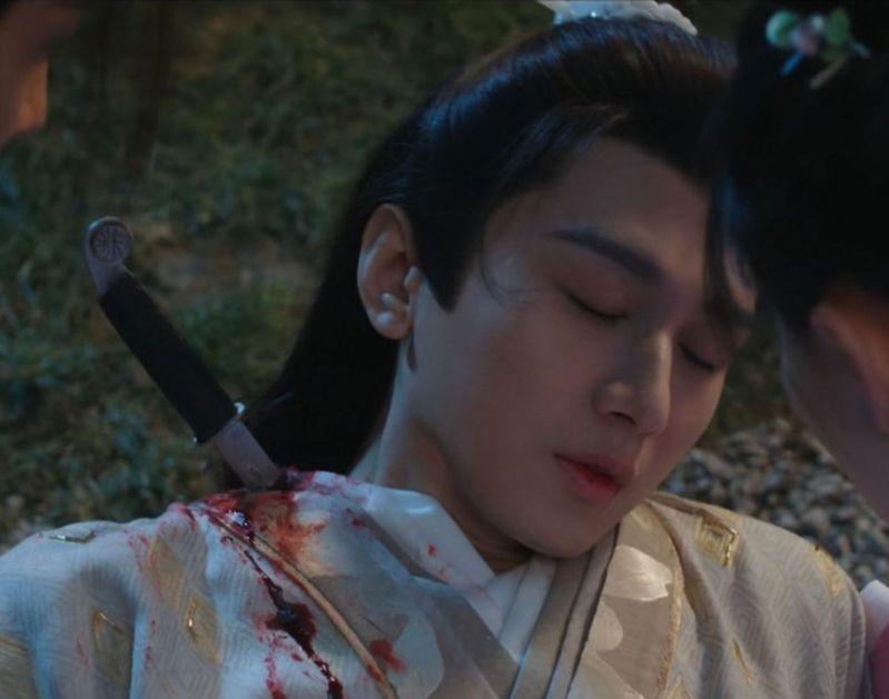 成毅饰演的谢淮安最先收上的位置在肩膀靠近颈部。(取材自微博)