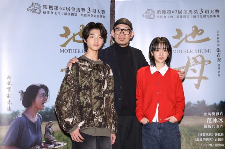 白润音（左起）、导演张吉安、许恩怡出席「地母」茶叙。记者林士杰／摄影