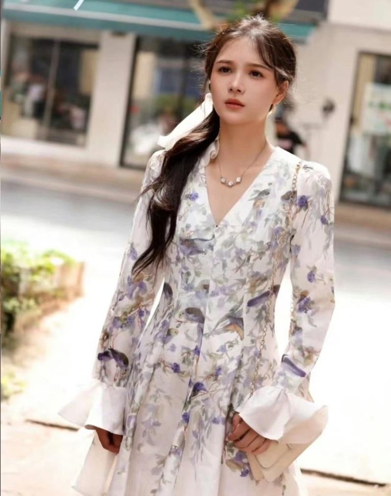 左一被爆情绪失控而殴打助理。(摘自微博)