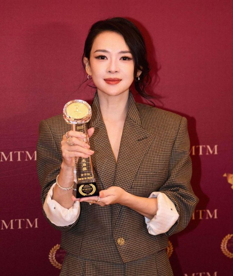 澳门国际影展金莲花奖 章子怡再封后 章子怡在澳门国际影展上二度封后。(取材自微博)