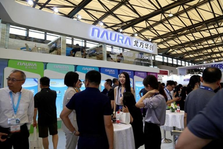 路透:中国强制芯片制造商采50%国货 让这项设备大有进展 路透引述知情人士报导,中国正要求芯片制造商在增加新产能时,至少要使用50%的国产设备。(路透)