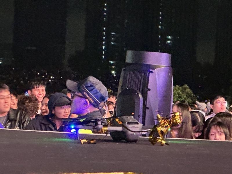 台中市跨年晚会2025年12月31日在水湳中央公园登场,16组卡司接力上台演出,跨年倒数萧敬腾独家台中开唱。中央社