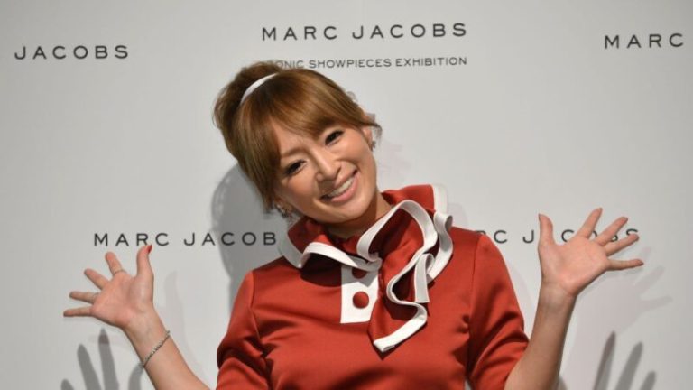 滨崎步上海对空位唱完全场 被赞小女子击败中共