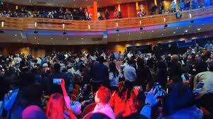 【禁闻】上海演《悲惨世界》 观众齐唱反极权歌曲