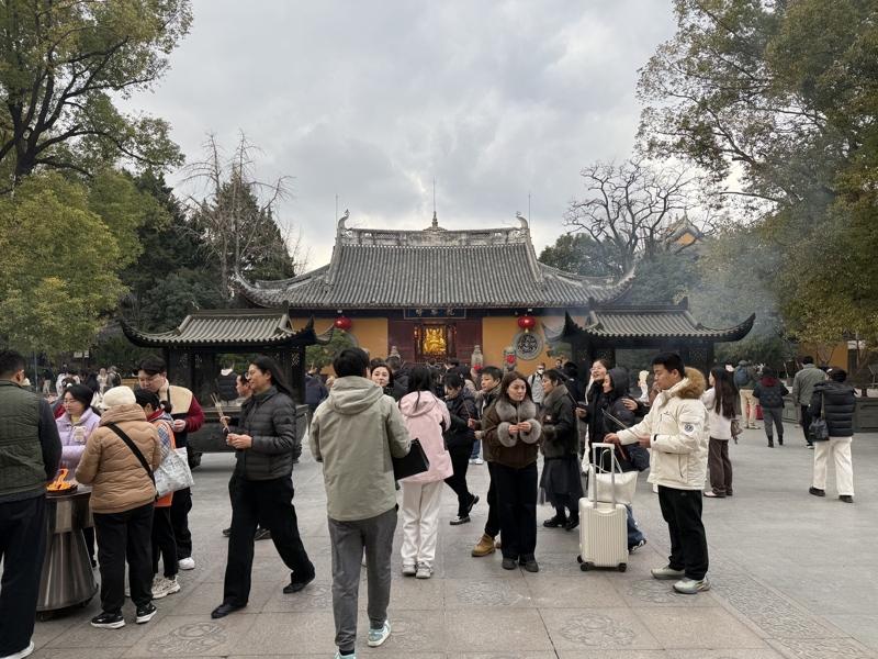 洗浴中心成跨年热门目的地。(取材自凤凰网)