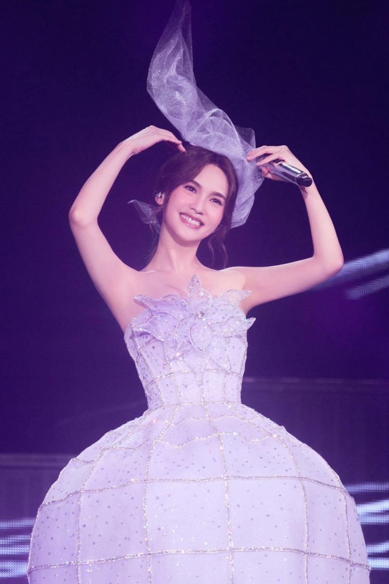杨丞琳演唱会造型很性感。（树与天空提供）