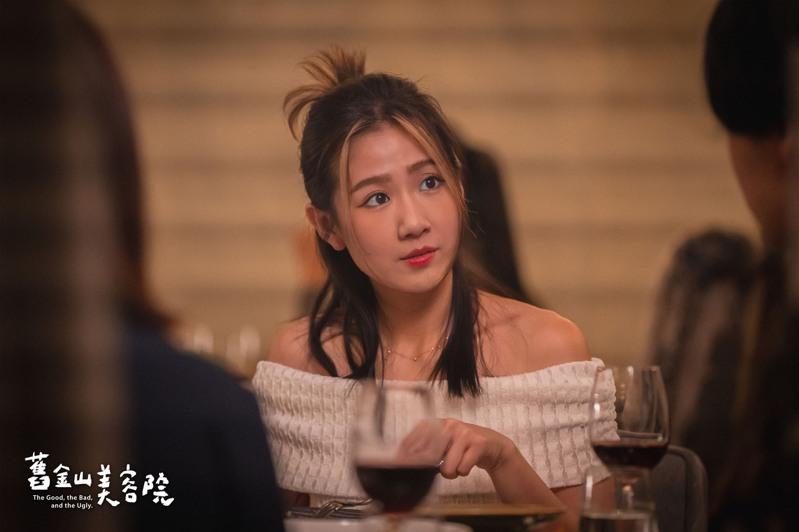 刘品言(左)与连晨翔的甜蜜交互。图/TVBS提供
