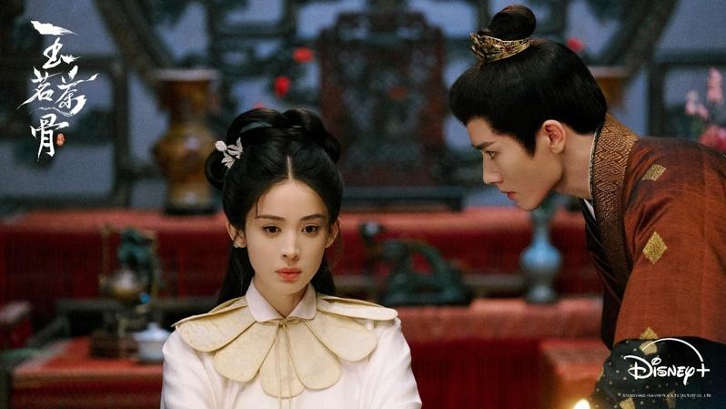 古力娜札口误念错剧名成「玉米排骨」。图/Disney+提供