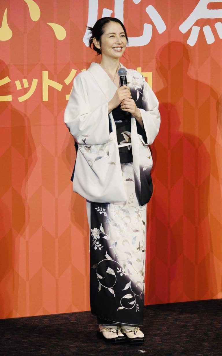 长泽雅美元旦宣布闪婚。图／摘自官方X