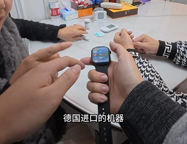 网友测试了家里的猫，一样可以测出数值。（取材自潮新闻）