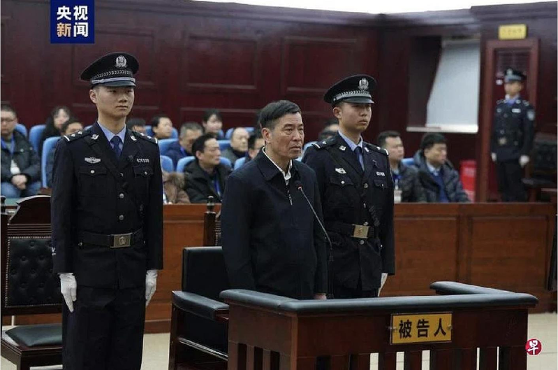 中国足协前主席陈戌源、前主教练李铁(图)等73人涉「假赌黑」,被终身禁止从事足球活动。(央视新闻截屏)