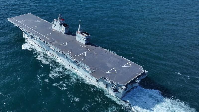 福建舰是中国第一艘电磁弹射型航空母舰,也是中国第三艘航空母舰。(新华社)