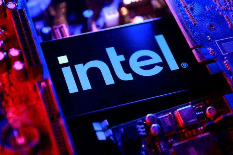 英特尔（Intel）与超微（AMD）已通知中国客户，由于服务器中央处理器（CPU）供应短缺，交货期可能拉长。（路透）