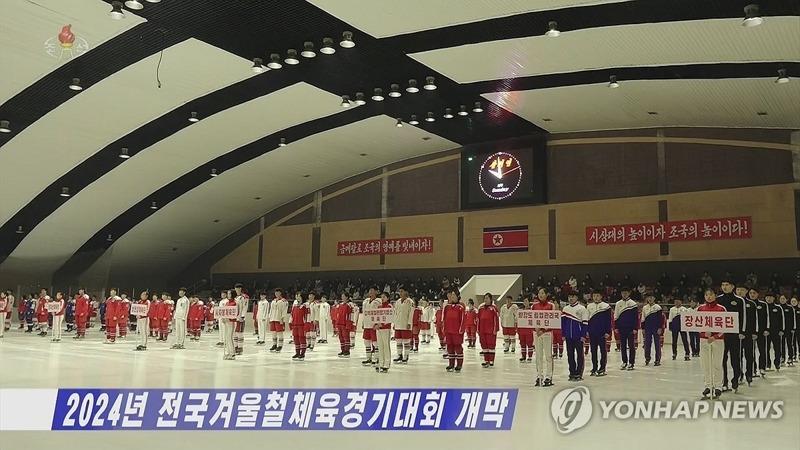 北韩领导人金正恩据传可能继承其祖父、已故领导人金日成曾使用的「主席」头衔;图为金正恩2日出席了位于北韩平安北道的一处畜牧场的开幕仪式。(路透)