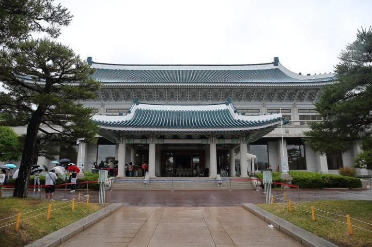 心意被变现?李在明新年礼盒被网拍引发讨论 青瓦台本馆。(本报数据照片)