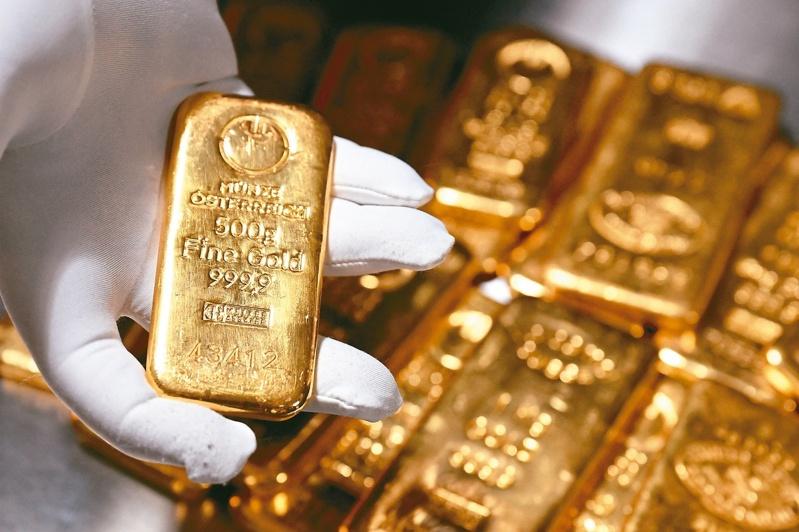 彭博资讯调查显示,多数受访者预期黄金价格将再走高。(路透)