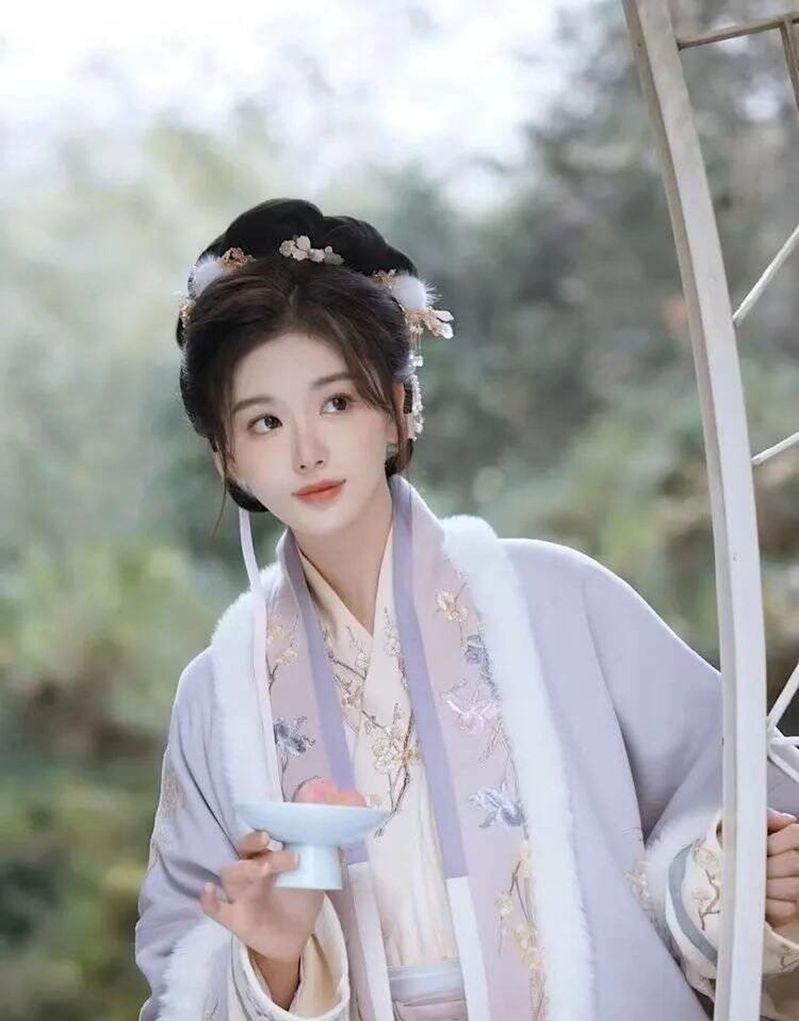 以「寒武纪」打开知名度的侯明昊，接下来戏约不断。(取材自微博)