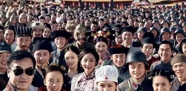 横店有13万名群演,等待出头的机会。(取材自中原网)