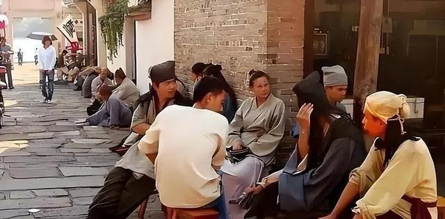 横店有13万名群演,等待出头的机会。(取材自中原网)
