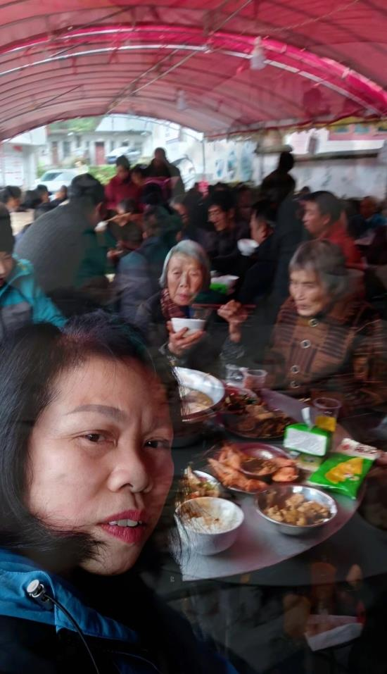 张河清的手写悼友文。(取材自微博)