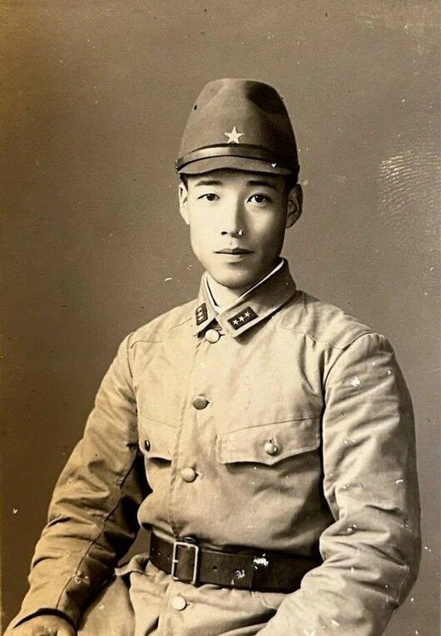 日本最长寿的人水野清隆先生日前安详在家中离世，享寿111岁，他生前深受家人爱戴和照顾。静冈县磐田市长去年11月曾颁发市民奖给他，称赞「他是我们城市的骄傲，是活力与健康的象征」。(取材自Ｘ平台)