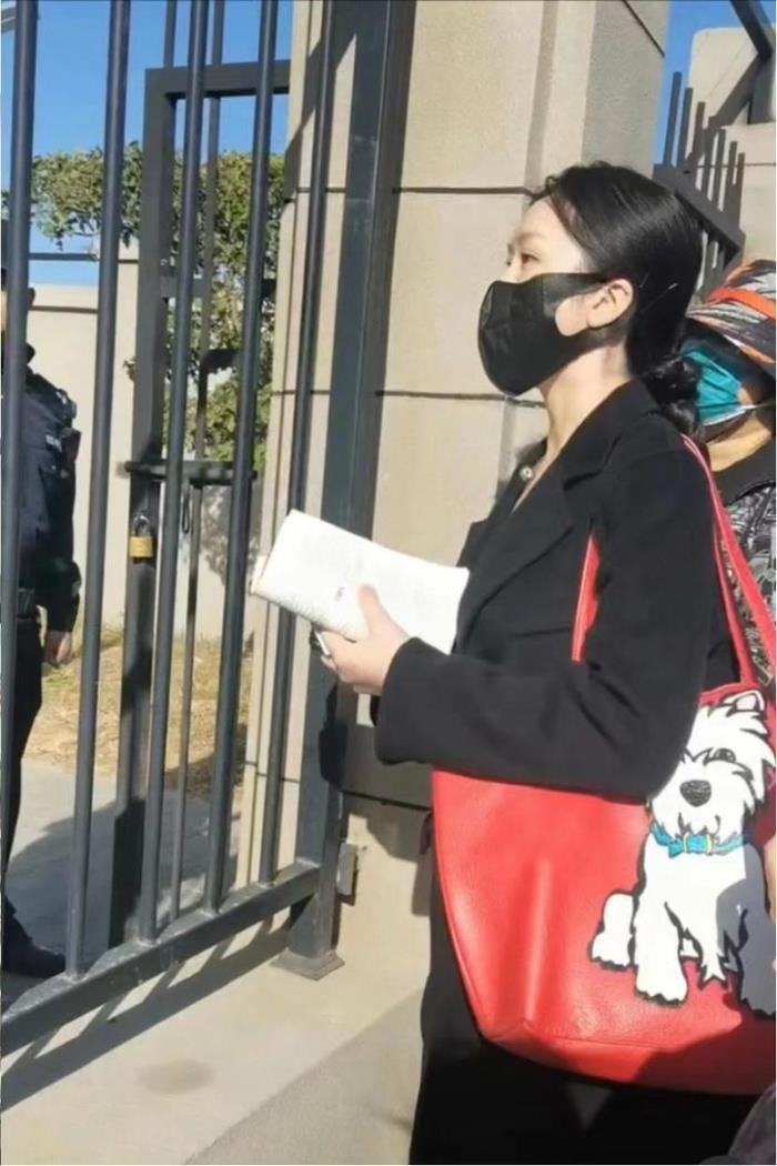 纪录片「重返狼群」宣传图。(取材自微博)