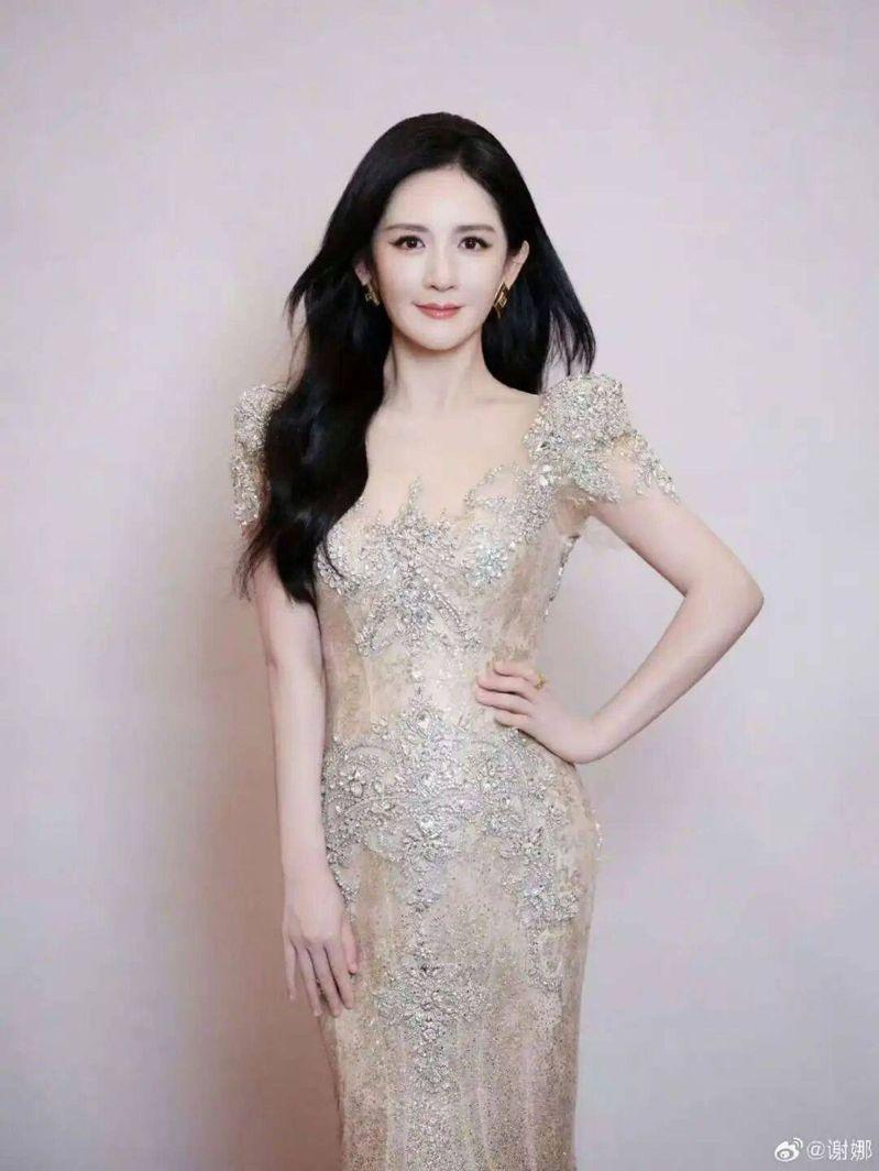 谢娜孩子照片被八卦自媒体曝光,她在社群平台罕见动怒发声。(取材自微博)
