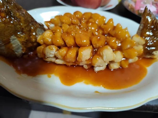 18岁高中生掌勺年夜饭。(取材自央广网)
