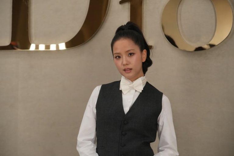 Jisoo化身疲惫上班族 靠订阅虚拟恋爱服务感到怦然心动 BLACKPINK成员Jisoo智秀。(美联社)