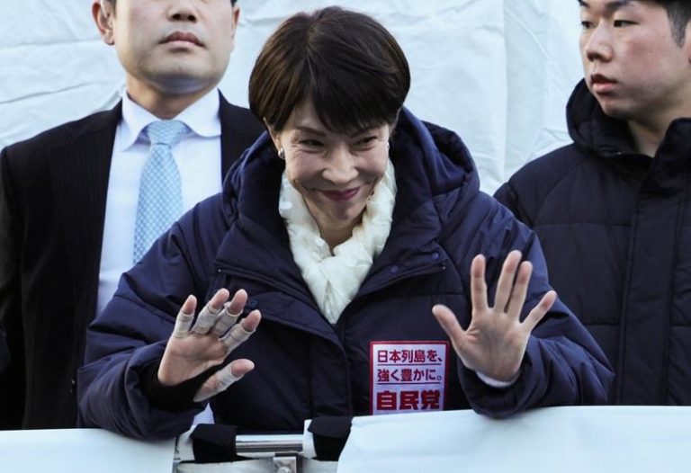 日本首相兼自民党总裁高市早苗3日出席竞选活动。(路透)