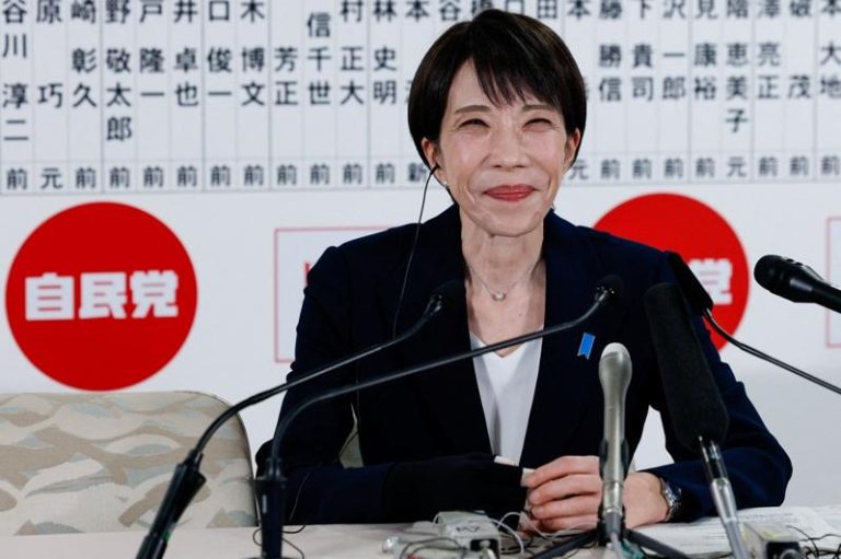 高市率自民党夺超级多数 日经指数狂涨5% 日圆止跌 金价上涨 NHK报导,自民党在众议院全部 465 个席次中独拿三分之二,执政联盟领先优势拉大。此结果显然超出了部分投资人近几周原有布局。(路透)