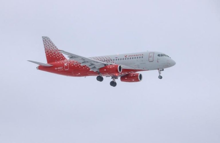 古巴陷燃油危机 俄罗斯航空公司撤离俄游客后将停飞 图为俄罗斯的罗西亚航空(Rossiya Airlines)。路透