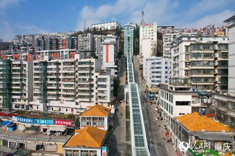 俯瞰神女大扶梯。(取材自人民网)