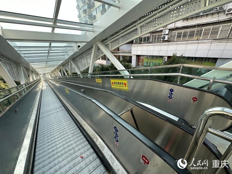 俯瞰神女大扶梯。(取材自人民网)