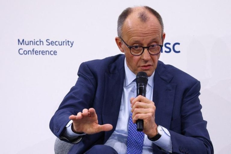 德国总理梅尔茨在慕尼黑安全会议上表示，全球政治再度回到大国主导的时代，欧洲必须立即因应。（路透）
