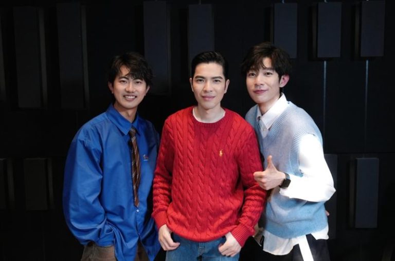 萧敬腾情歌启蒙是他 告白张信哲「完美声线我学不来」 萧敬腾(中)上节目分享音乐情怀。图/喜鹊提供