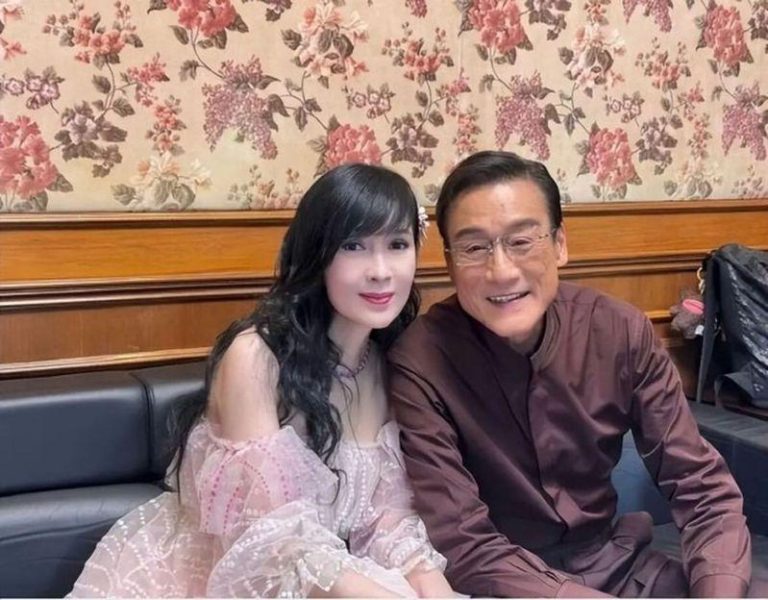 梁家辉、周慧敏合照。（取材自微博）