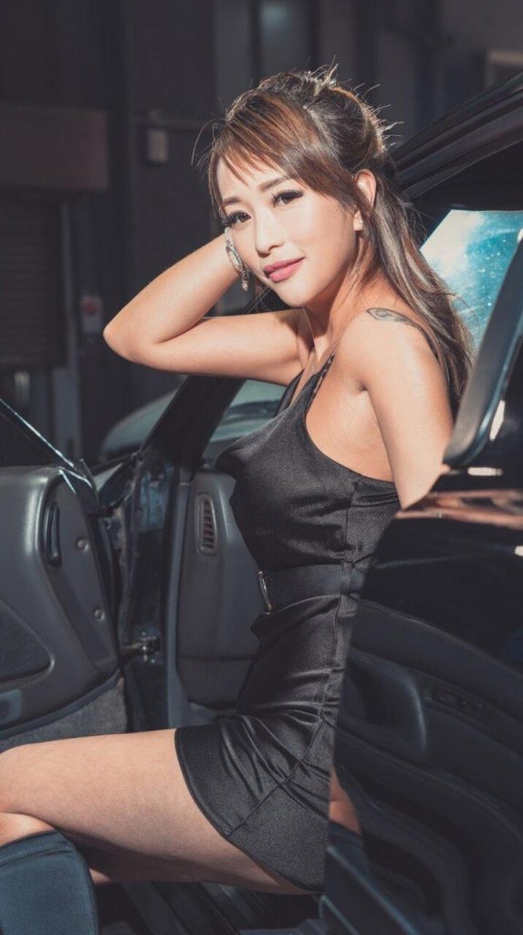 三级片艳星林雅诗失婚0收入 找工作被骚扰收不雅照 香港女星林雅诗找工作,却一直遇到假合作、真骚扰的荒谬情况。(取材自微博)