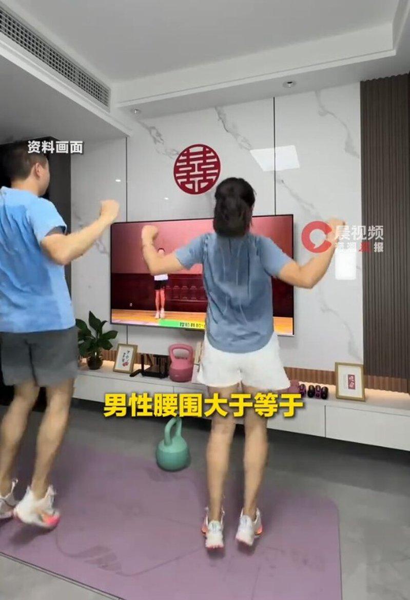 无锡市推出的健康减重赛,参与者可以用「赘肉换牛肉」。(取材自晨视频)