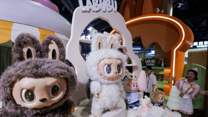 「LABUBU」要拍真人电影了,但许多网友并不看好。(路透)