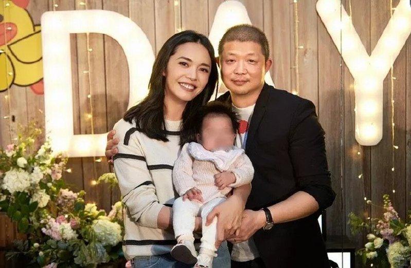 姚晨官宣离婚,人民网狠批占用公共资源。(取材自微博)