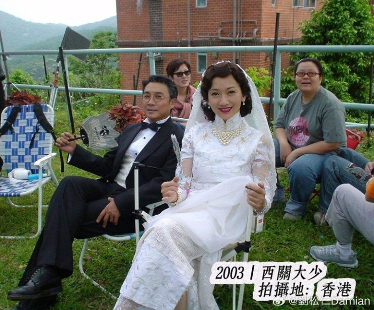 刘松仁曝最亲密战友 晒赵雅芝照…答案却大反转 刘松仁(左)晒照公开「最亲密战友」,答案让网友意想不到。(取材自微博)