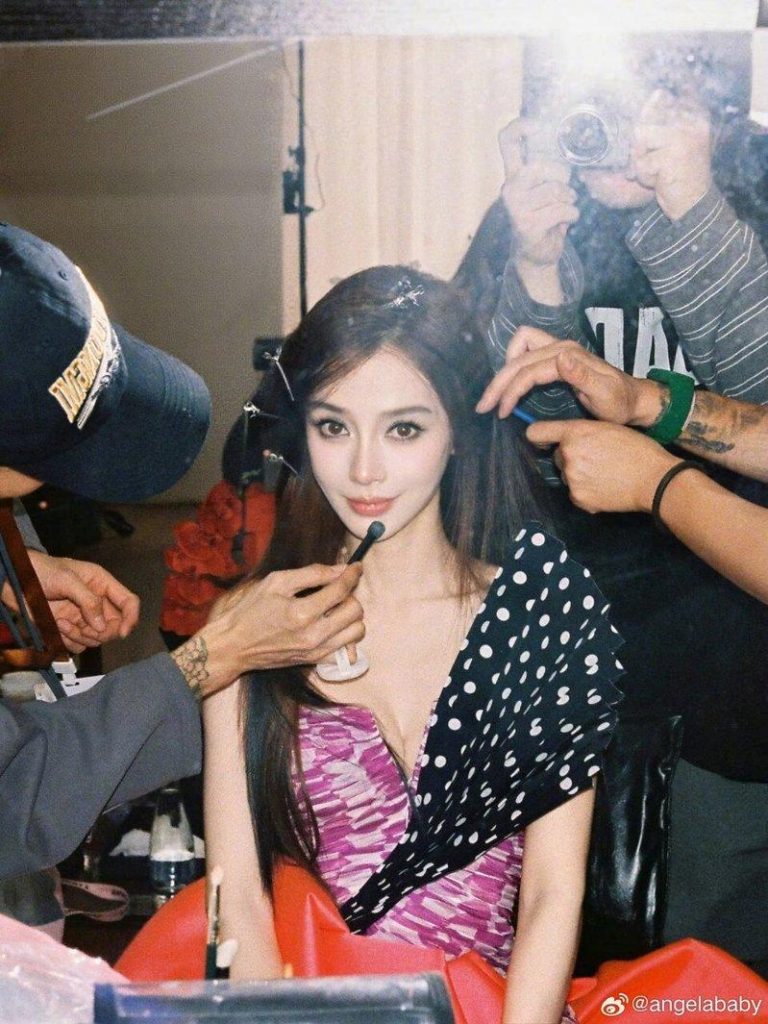 Angelababy离婚4年爆新恋情 秘恋香港小鲜肉「地下情不见光」 Angelababy离婚后感情世界很神秘。(摘自Angelababy微博)