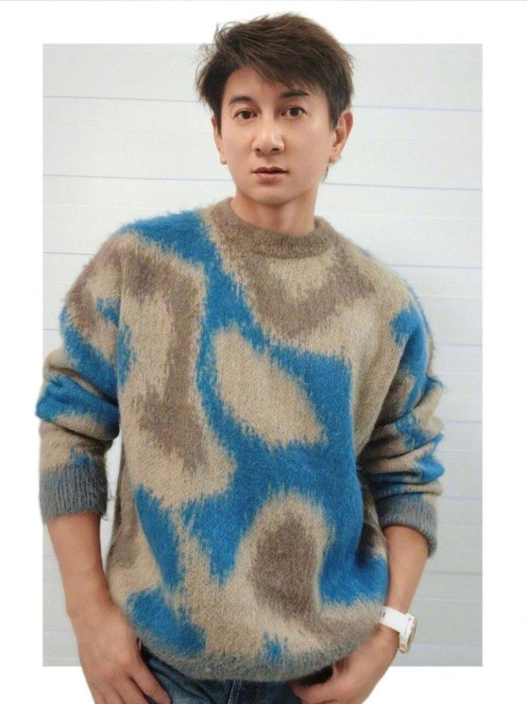 婚变传不停…刘诗诗、吴奇隆被发现仍住上海爱巢 网喊:别再猜了 吴奇隆被发现在录制节目时依然佩戴婚戒。(取材自微博)