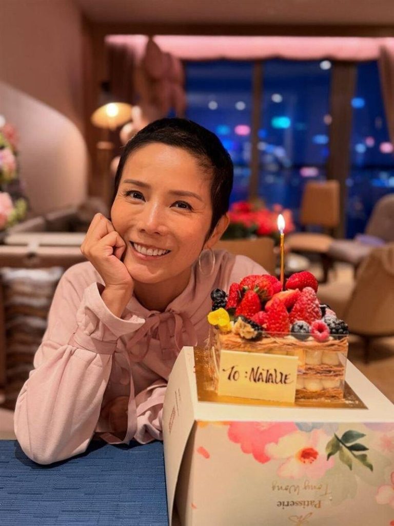 女星乳癌四期恶化 伤口流脓 邀好友办「生前追思会」 51岁吴文忻积极对抗乳癌。图/摘自彭秀慧IG